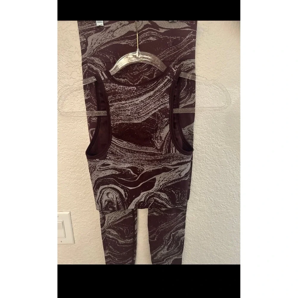 Athleta Aurora Seamless tank top and matching leggings in a purple and gray XS